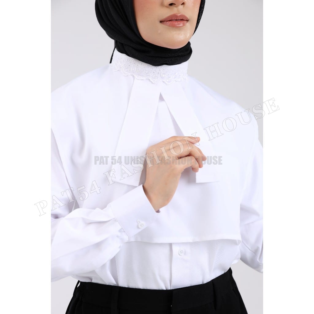 Female's Lawyer Bib with Lace